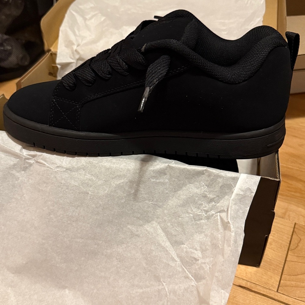 DC Monochrome Black Skate Shoes - Picture 2 of 2